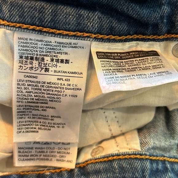 Levi Wedgie Jeans - Picture 7 of 8